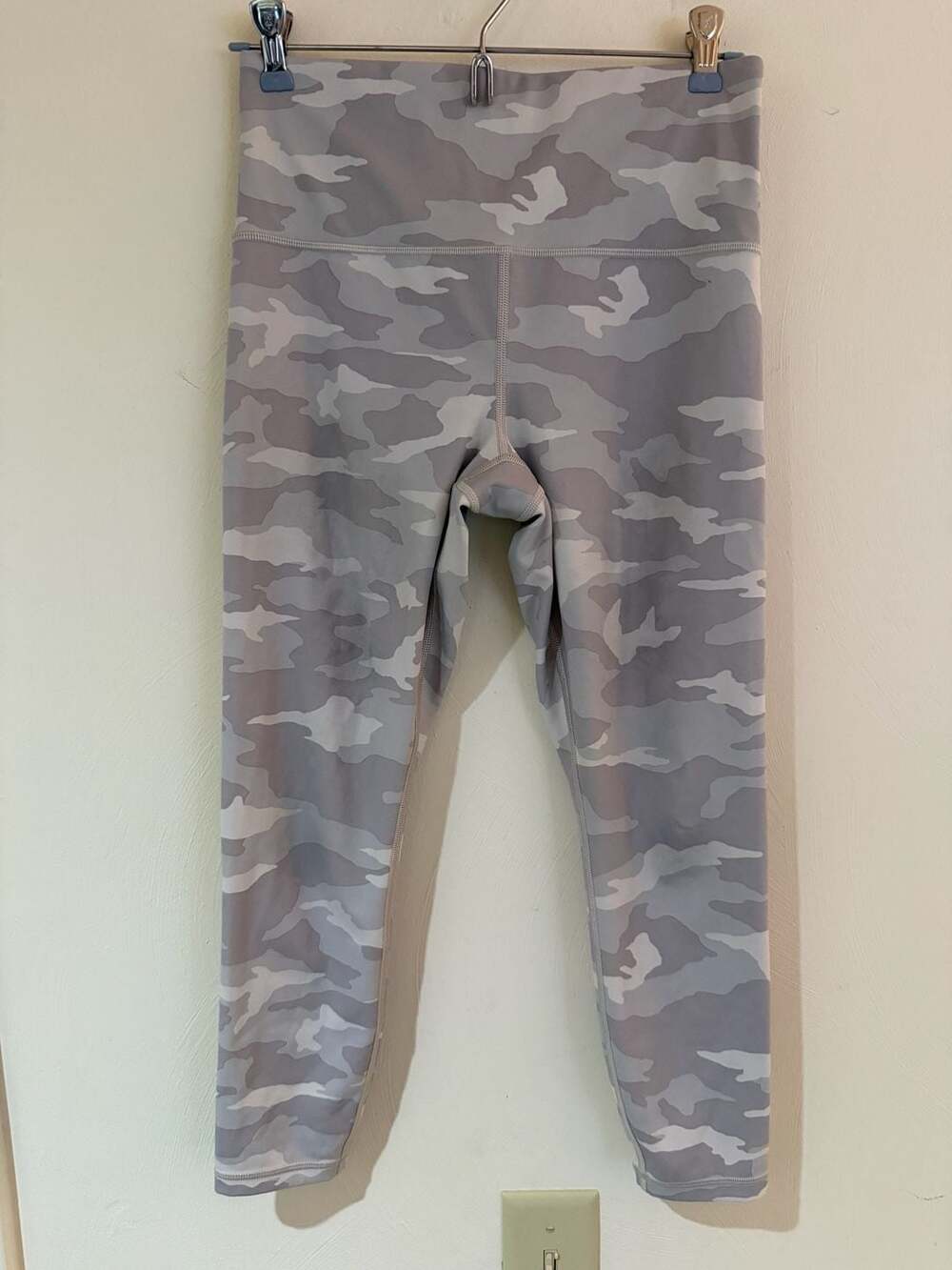 Athleta Elation 7/8 Tight Gray Camo Leggings Size SP